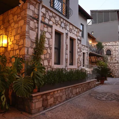 Apartment Peaceful Flat With Balcony Near Hadrian's Gate *