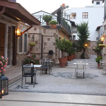 Apartment Peaceful Flat With Balcony Near Hadrian's Gate Antalya