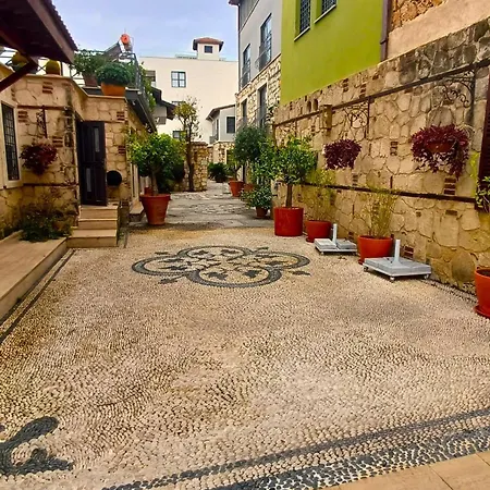 Peaceful Flat With Balcony Near Hadrian's Gate Apartment Antalya